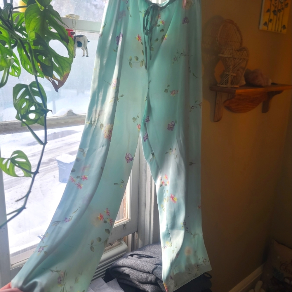 L/XL Silk floral pajama bottoms